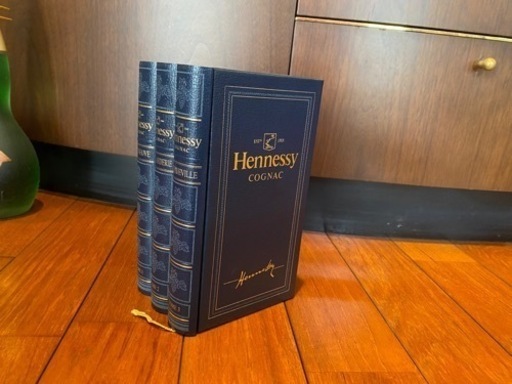 Hennessy ヘネシー ブック シルバートップ コニャック 古酒 40% 700ml