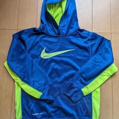 ナイキNIKEパーカー140cmくらい