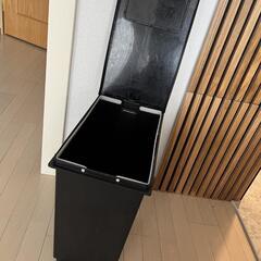 ゴミ箱の画像