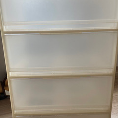 プラスチックの棚の画像