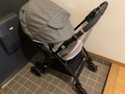 ベビーカー　コンビ　スゴカルスイッチ
