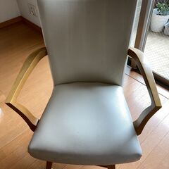 ダイニングテーブル＆イス（ひじ掛け回転タイプ）セットの画像