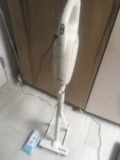 マキタ　makita 充電式クリーナー＆スタンド