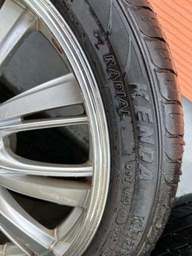 車のパーツ タイヤ、ホイール