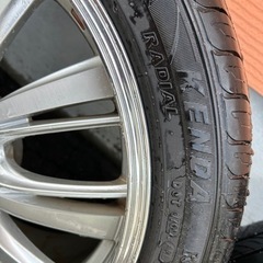 車のパーツ タイヤ、ホイール