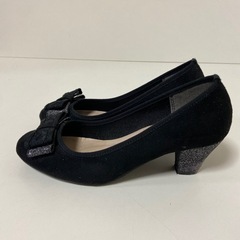 靴/バッグ 靴 ラメリボン付きスエードパンプス　黒Sサイズ　【中古品】の画像
