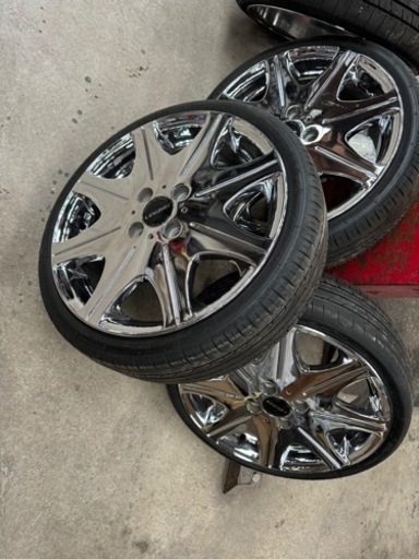 車のパーツ タイヤ、ホイール