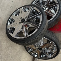 車のパーツ タイヤ、ホイールの画像