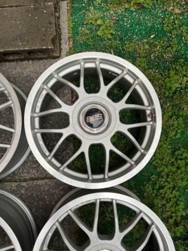 車のパーツ タイヤ、ホイール