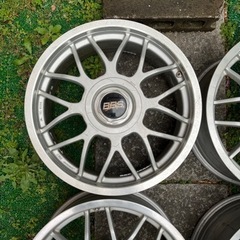 車のパーツ タイヤ、ホイール