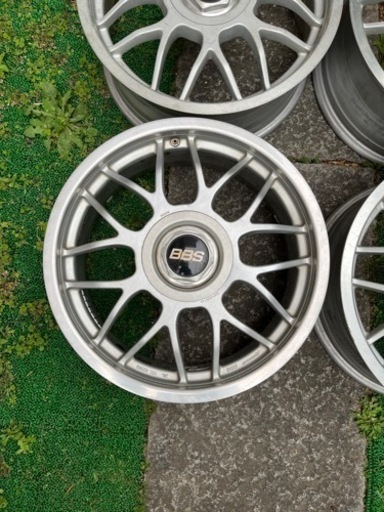 車のパーツ タイヤ、ホイール