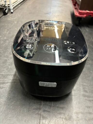 ☆中古￥4,800！SHARP　3合ジャー炊飯器　家電　2019年製　KS-JC5-B型　【BD040】