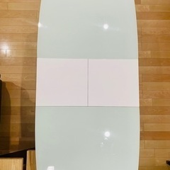 【最終値下げ】おしゃれでモダンなダイニングテーブル（伸長式）の画像