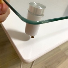 ガラステーブルの画像