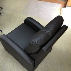 サロン用リクライニングチェア。マツエクやアイブロウフェイシャルエステ等の画像