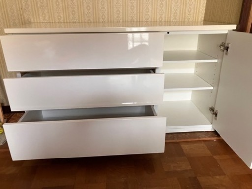 　【7/11値下】ニトリ　家具 収納家具 ローチェスト　白　鏡面