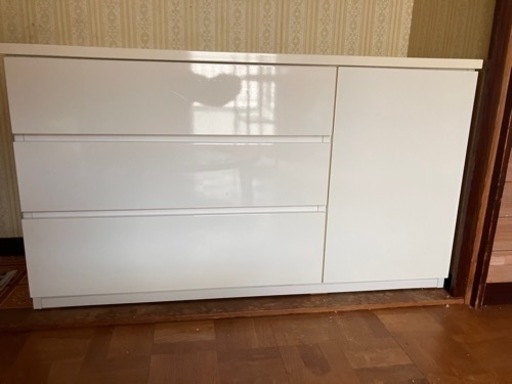　【7/11値下】ニトリ　家具 収納家具 ローチェスト　白　鏡面