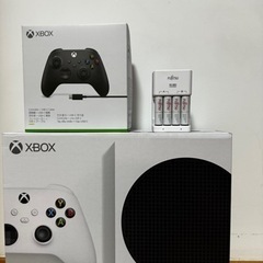 Xbox Series S 、コントローラー、充電式電池の画像
