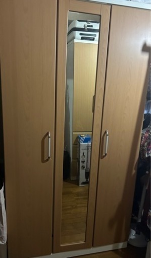 ミラー付きクローゼット