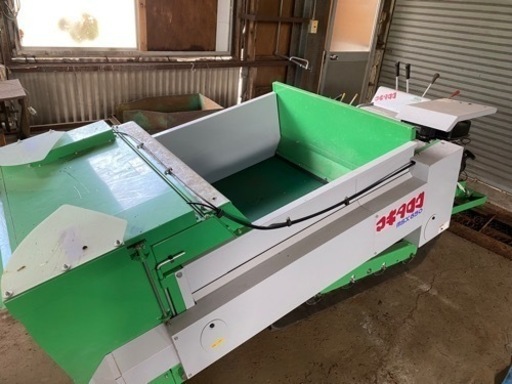 自走式マニュアスプレッダー堆肥散布機