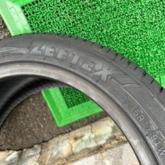 車のパーツ タイヤ、ホイールの画像