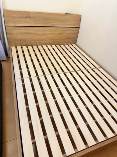 ダブルベッド　ナチュラル