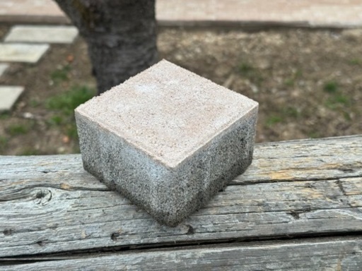 インターロッキングブロック