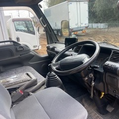 いすゞ　エルフ　2t箱ショート　車検残有りの画像