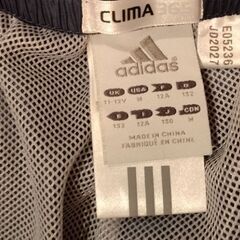 【値下げしました！】キッズ　adidas　スポーツパンツ　150サイズの画像