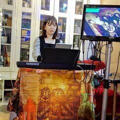 ピアノ演奏者の画像