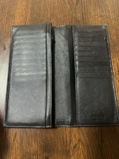 プラダ長財布