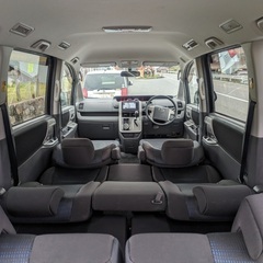 8人乗り♪月々1.2万円〜分割払い可❗️車検2年付き！大人気☆トヨタ ヴォクシー☆HDDナビ付き☆走行中DVD観れます☆ETC付き☆電動スライドドア付き☆ドライブレコーダー付きのフル装備☆事故修復歴無し☆車内広々三列シート‼️   の画像