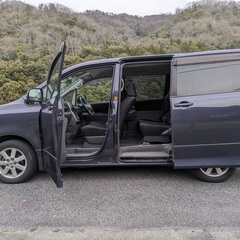 8人乗り♪月々1.2万円〜分割払い可❗️車検2年付き！大人気☆トヨタ ヴォクシー☆HDDナビ付き☆走行中DVD観れます☆ETC付き☆電動スライドドア付き☆ドライブレコーダー付きのフル装備☆事故修復歴無し☆車内広々三列シート‼️   の画像