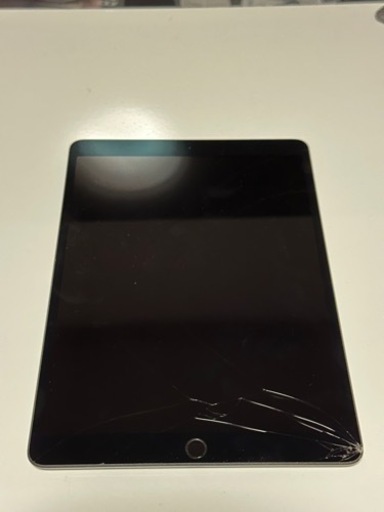 【取引終了】 　iPad Air3 中古 割れあり