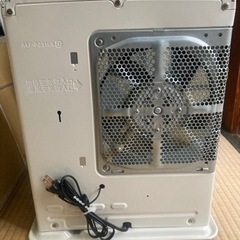 石油ファンヒーター、灯油ポンプ、ポリタンク18Lの画像