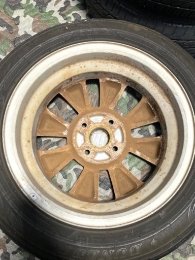 中古タイヤ155/65R14と中古ホールの4本セット