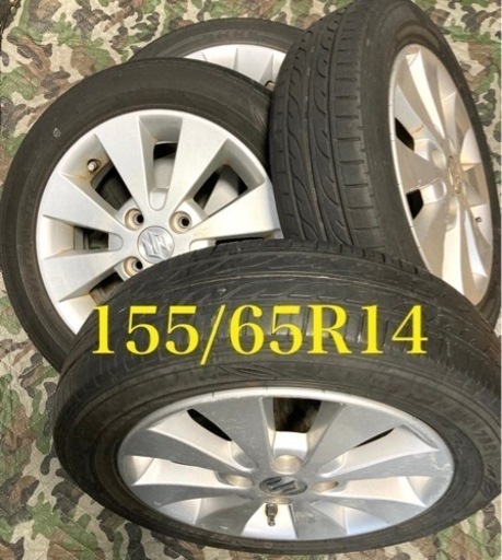 中古タイヤ155/65R14と中古ホールの4本セット