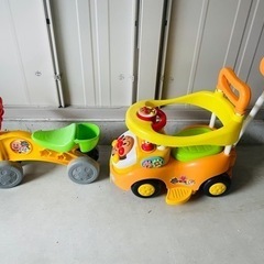 アンパンマン乗り物の画像