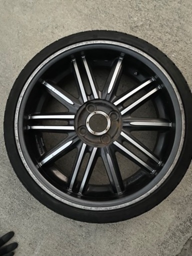 車のパーツ タイヤ、ホイール