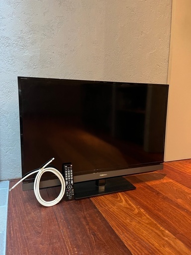 テレビ　TOSHIBA  2013年製　40インチ