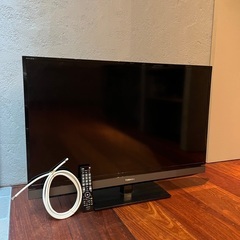 テレビ　TOSHIBA  2013年製　40インチ