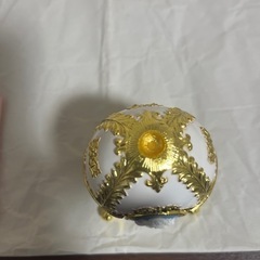 米国ディズニーランドエッグ型小物入れの画像