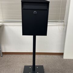 ブラック 黒 郵便受け ポスト 置き型  ダイヤル錠 スタンドポ...