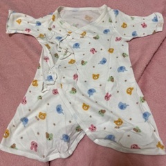 ベビー服　新生児50〜60cm　コンビ肌着４枚の画像
