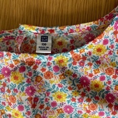 UNIQLOブラウス130の画像