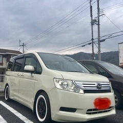 ステップワゴン rk ムーンアイズ車検1年以上有り！色（パール）...