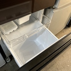 K2404-111 Hisense ノンフロン冷凍冷蔵庫 HR-G1501 154L 2020年製 動作確認済 キズ、汚れあり