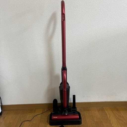 取引中　東芝 コードレス掃除機 充電式
