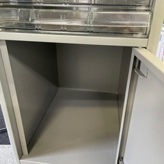 オフィス　キャビネットの画像