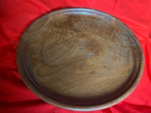 レトロ　アンティーク　古材　生活雑貨 大型の欅材でできた刳り物の丸型お盆